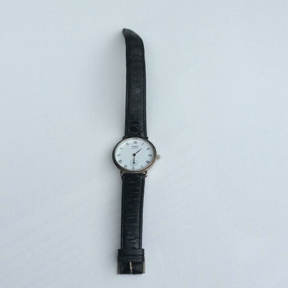 Timex Ladies Watch Quartz Seconds Window Roman Numeral Numbers View 3